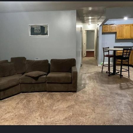 Room In A Beach House With King Size Bed In A Landlord Hosted Three Bedroom Apartment نيو يورك المظهر الخارجي الصورة