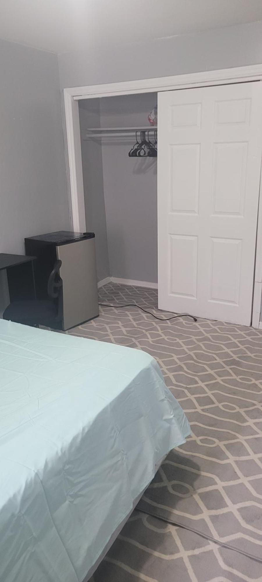 Room In A Beach House With King Size Bed In A Landlord Hosted Three Bedroom Apartment نيو يورك المظهر الخارجي الصورة